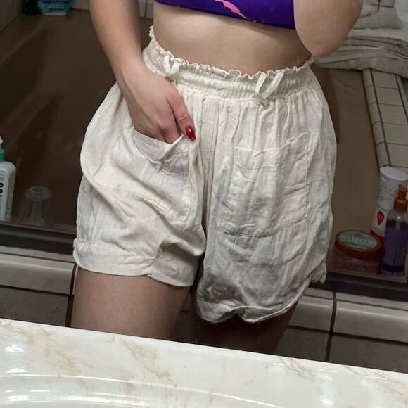 Jens Pirate Booty Bloomer Style Beachy High Waisted cream shorts - Picture 3 of 11